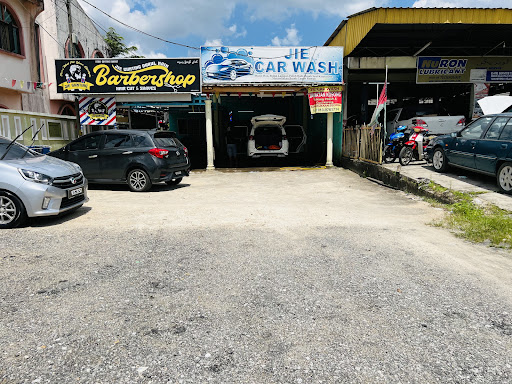 Jie Gunting dan Jie car wash
