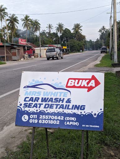 MRS WHITE CARWASH & SEAT DETAILING
