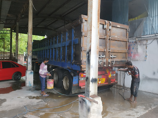 Roger Truck Wash and Care