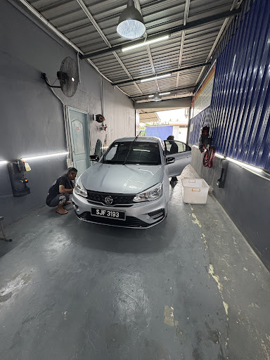 H2O Autowäsche Detaillierung (CAR WASH / CAR DETAILING)