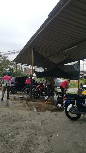 SpikyFly Car Wash SpikyFly Car Wash