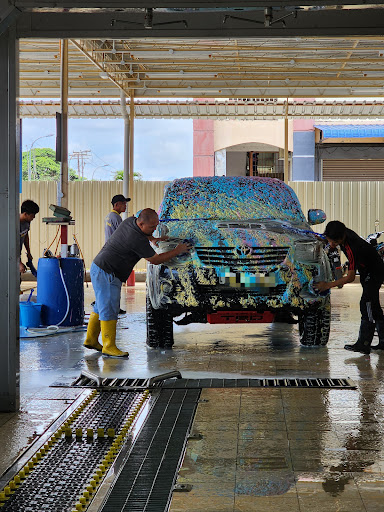 FLYING Car Wash