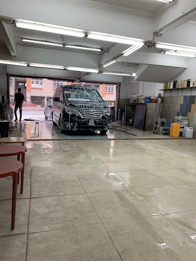 Pusat Kecantikan Kereta (Polish & Wax) Pusat Kecantikan Kereta (Polish & Wax)